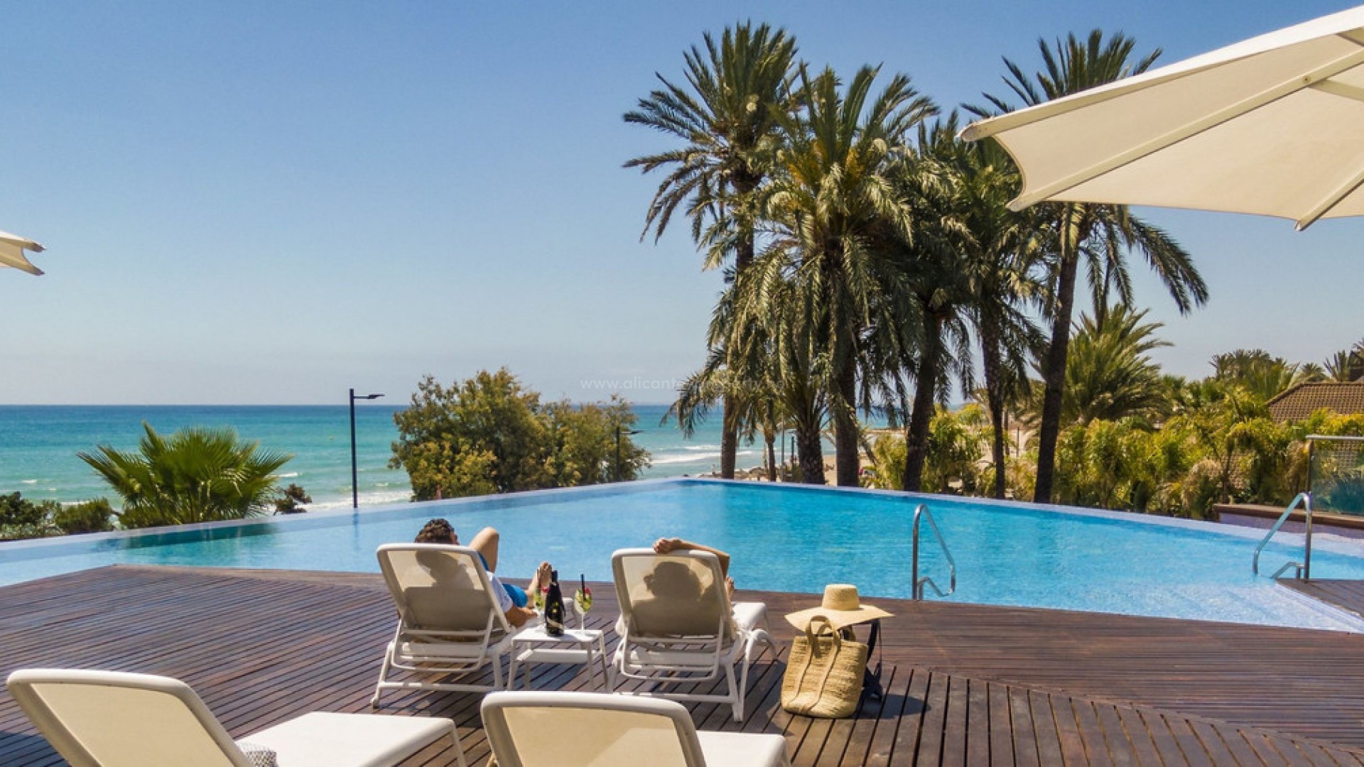 Villa en Las Colinas Golf Resort