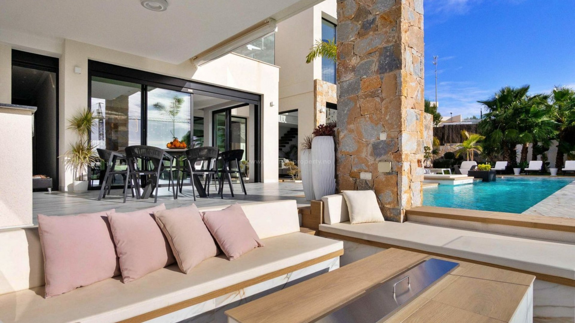 Villa en Las Colinas Golf Resort