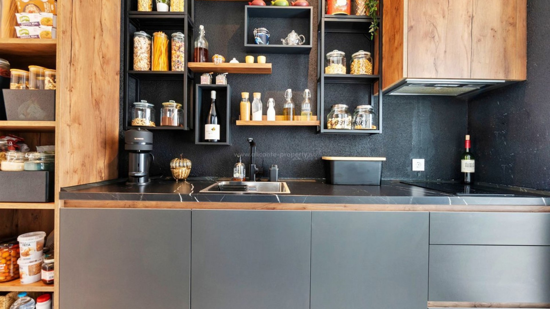 Villa en Las Colinas Golf Resort