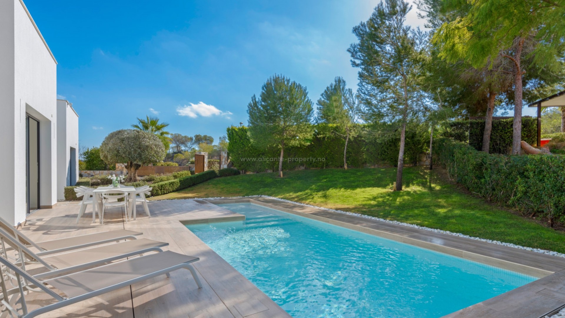 Villa en Las Colinas Golf Resort