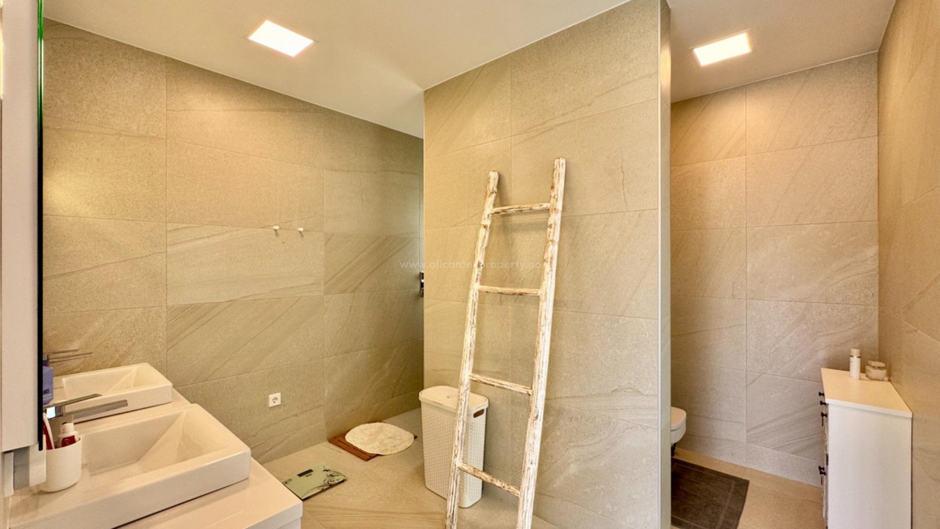Villa en Las Colinas Golf Resort