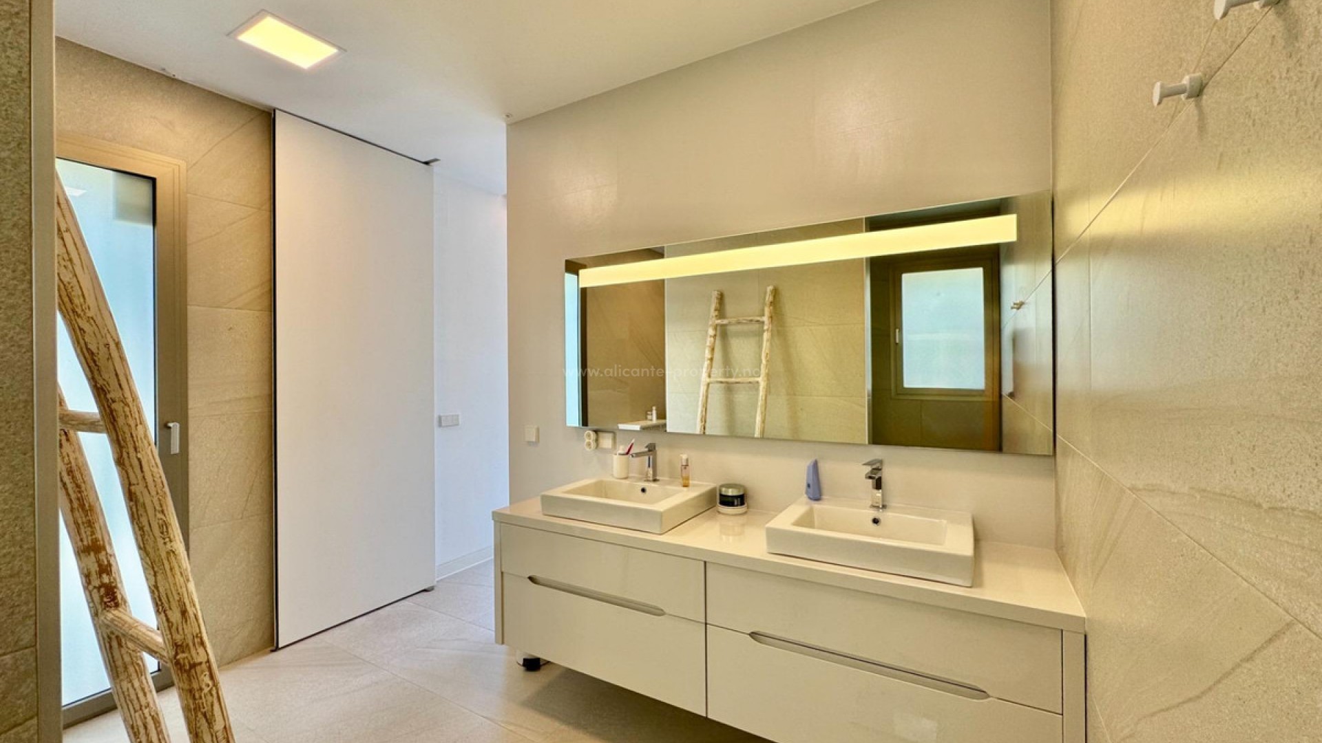 Villa en Las Colinas Golf Resort