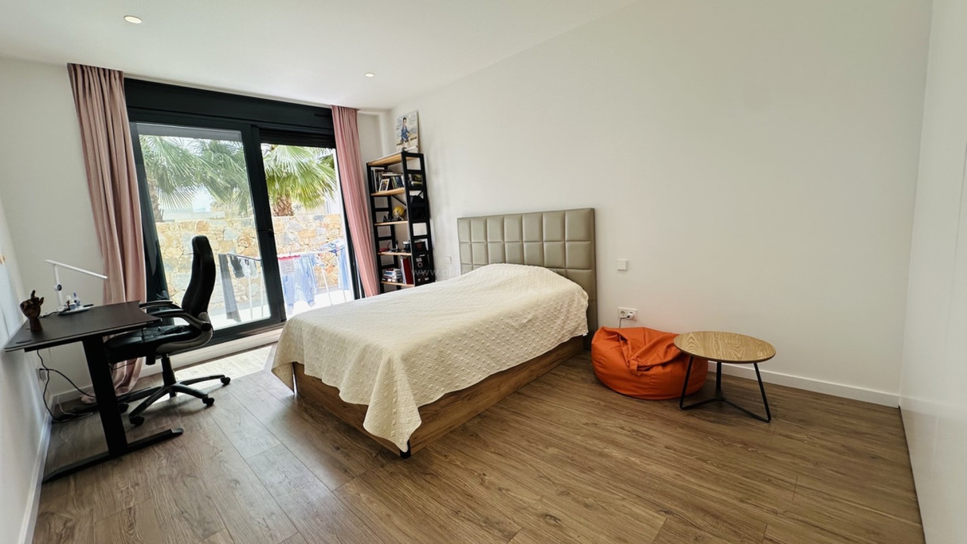 Villa en Las Colinas Golf Resort
