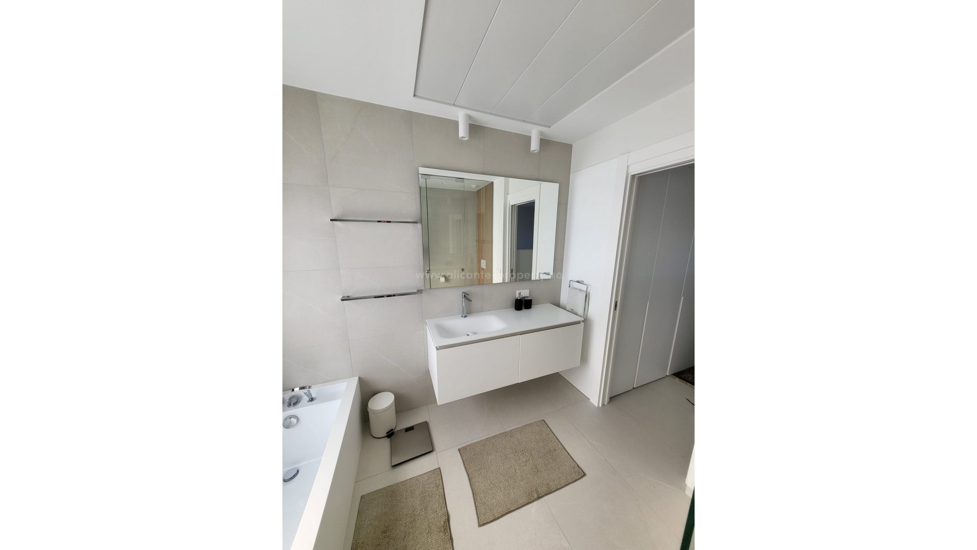Villa en Las Colinas Golf Resort
