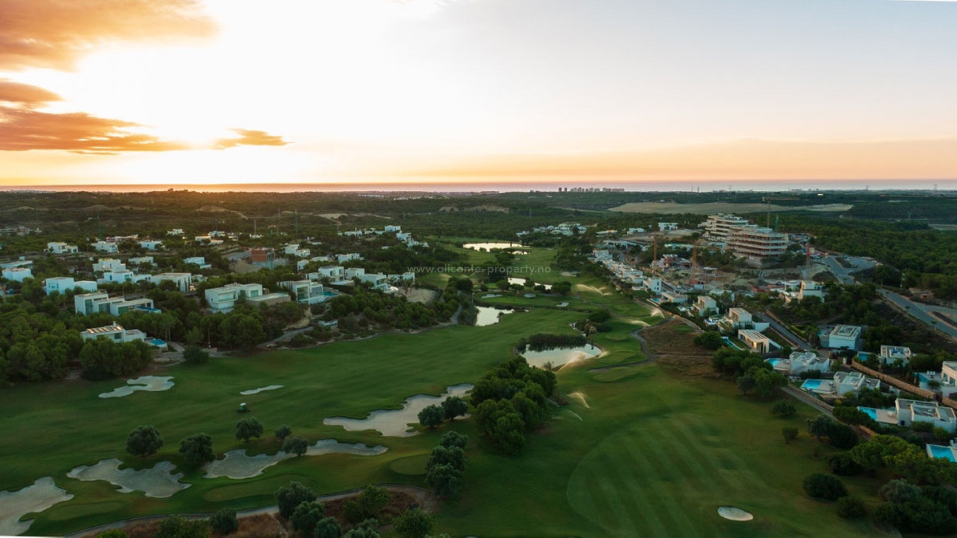 Villa en Las Colinas Golf Resort