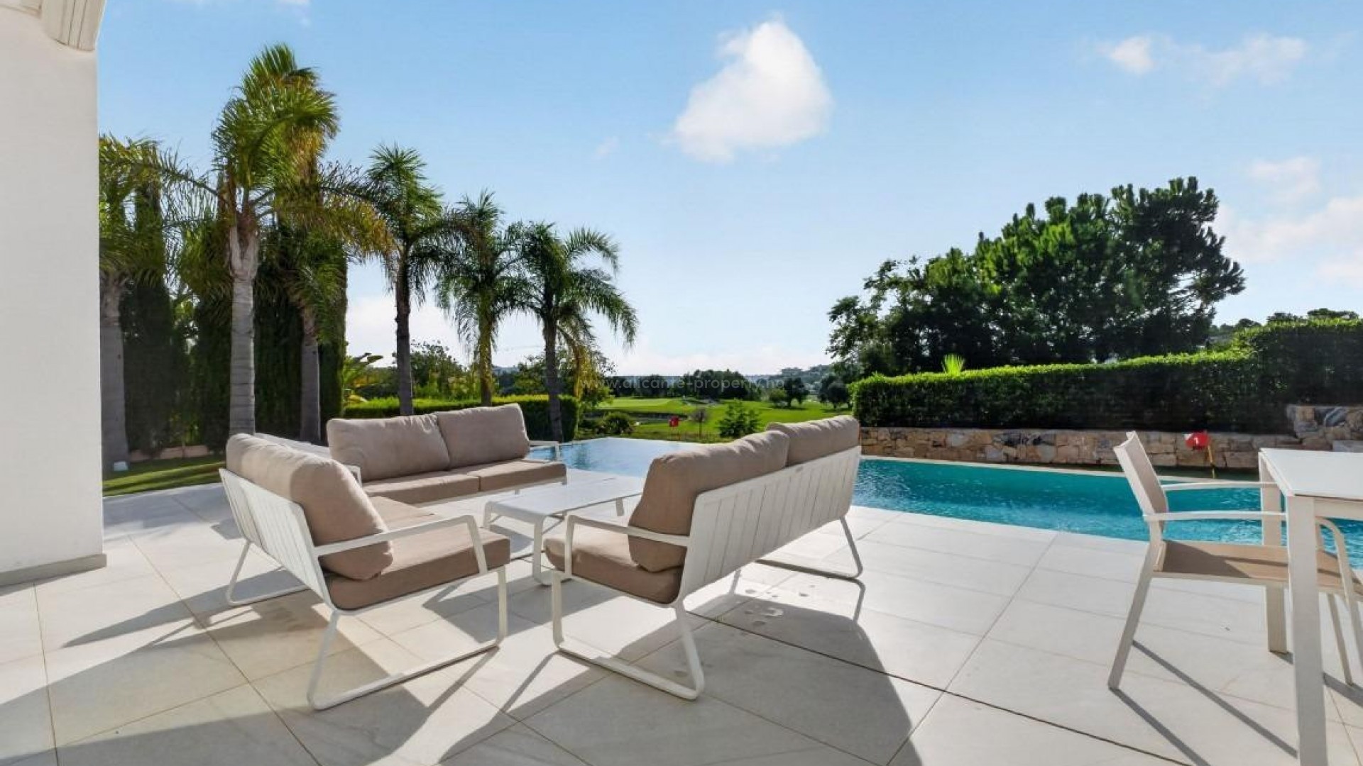 Villa en Las Colinas Golf Resort
