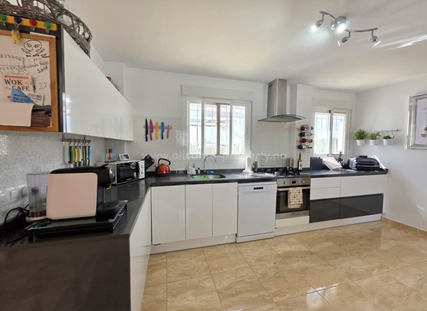 Villa en Lel