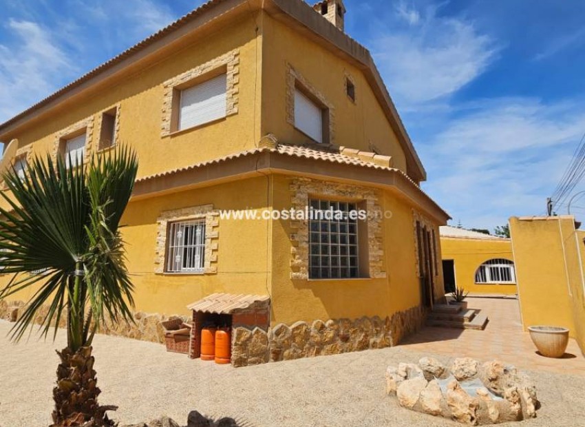 Villa en Los Alcazares