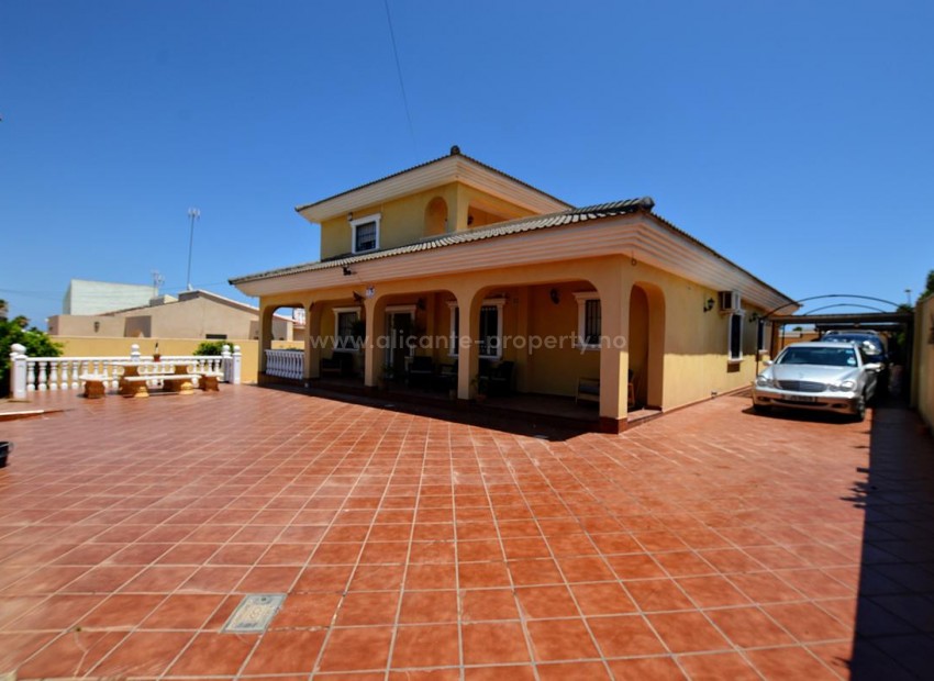 Villa en Los Balcones