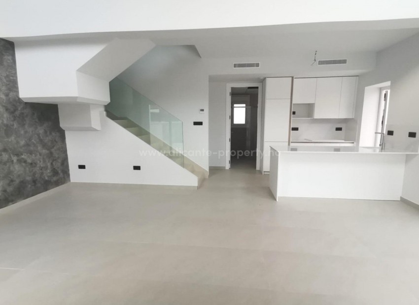 Villa en Los Montesinos Centro