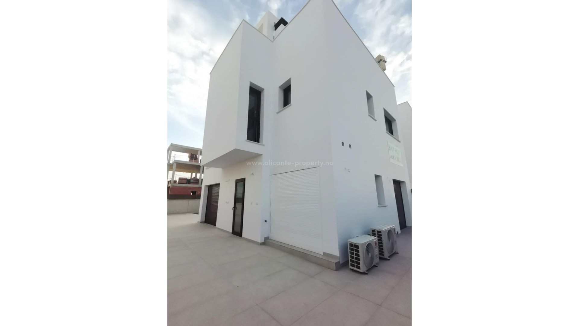 Villa en Los Montesinos Centro