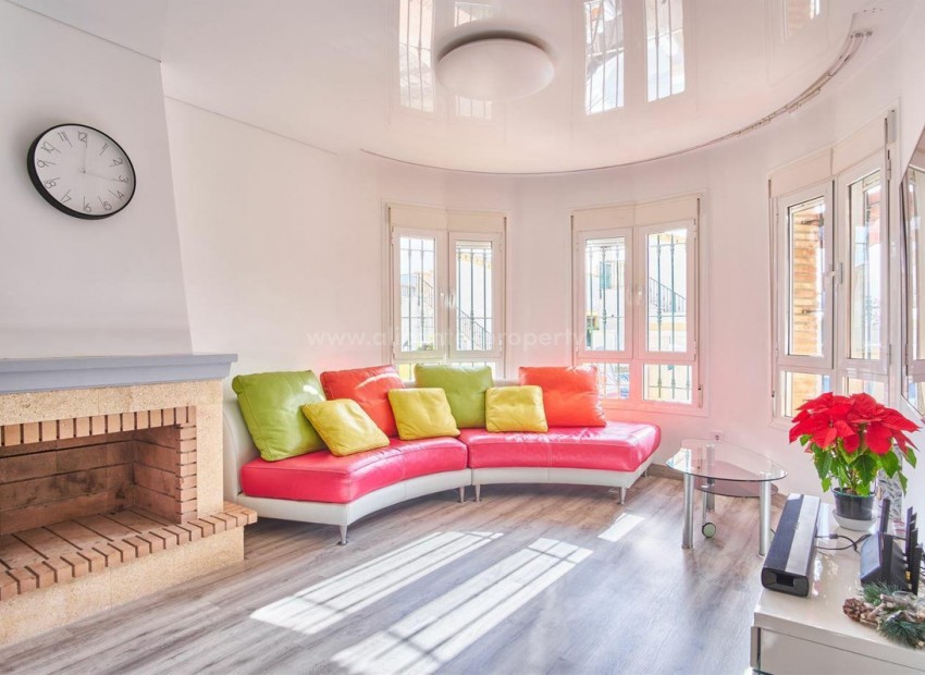 Villa en Los Montesinos Centro