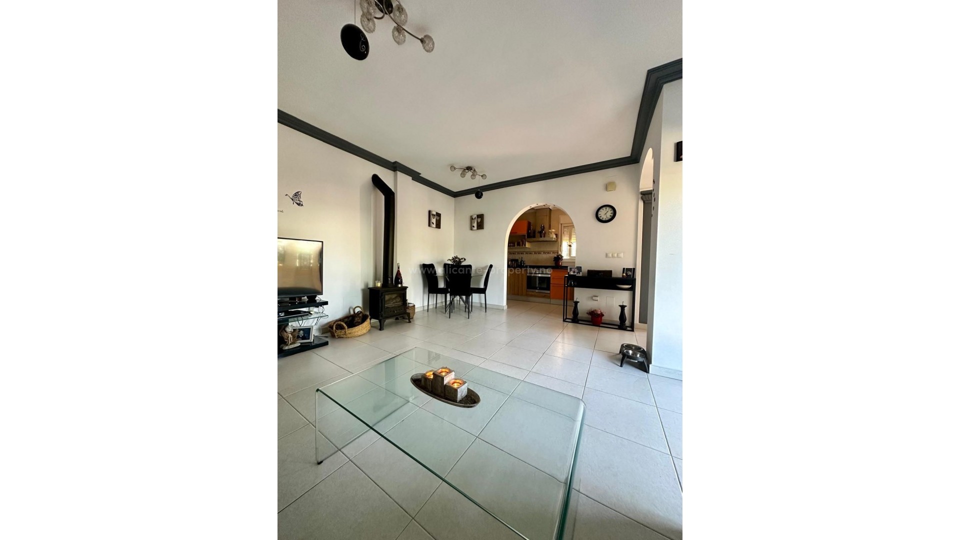 Villa en Los Montesinos Centro