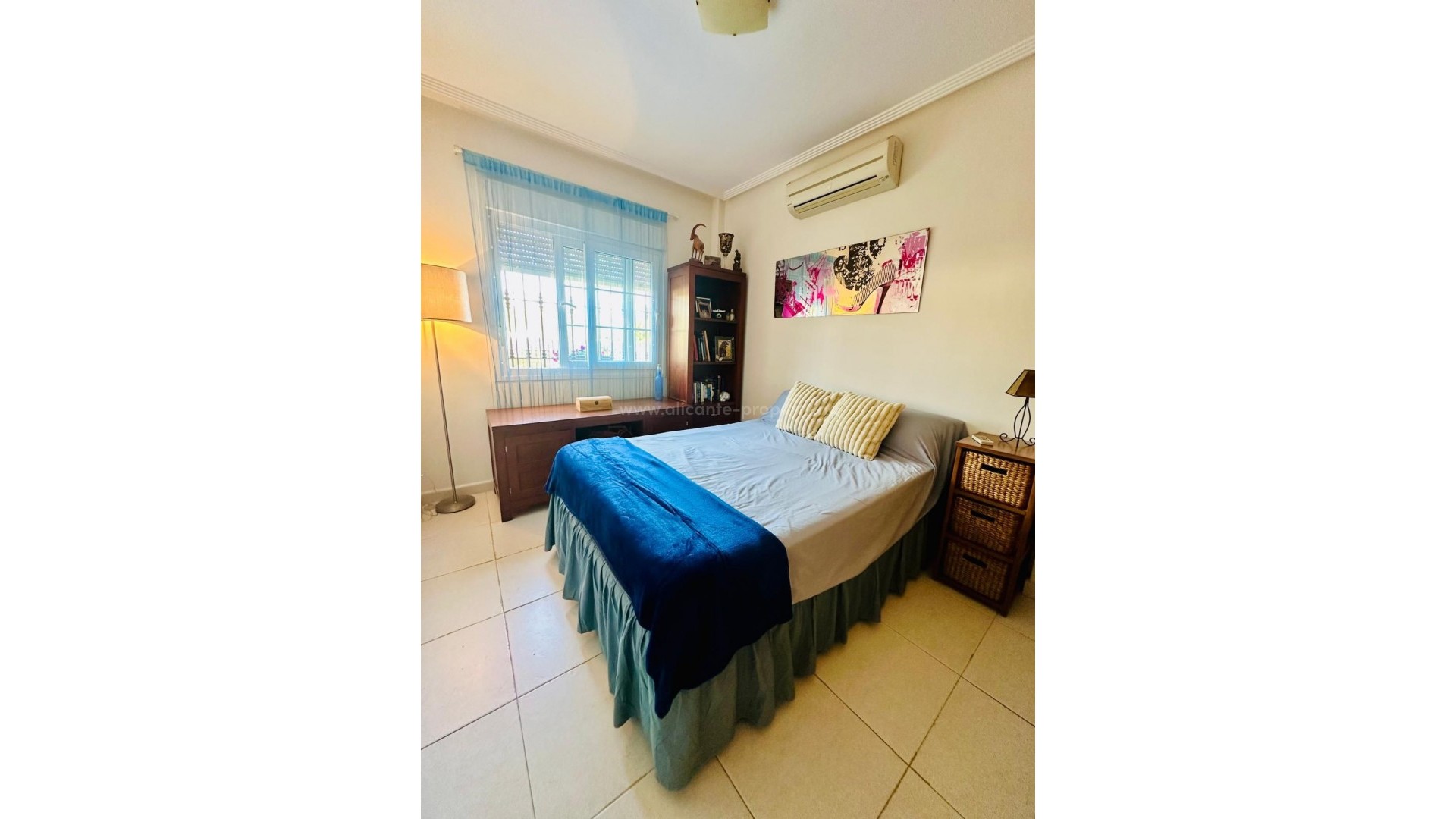 Villa en Los Montesinos Centro