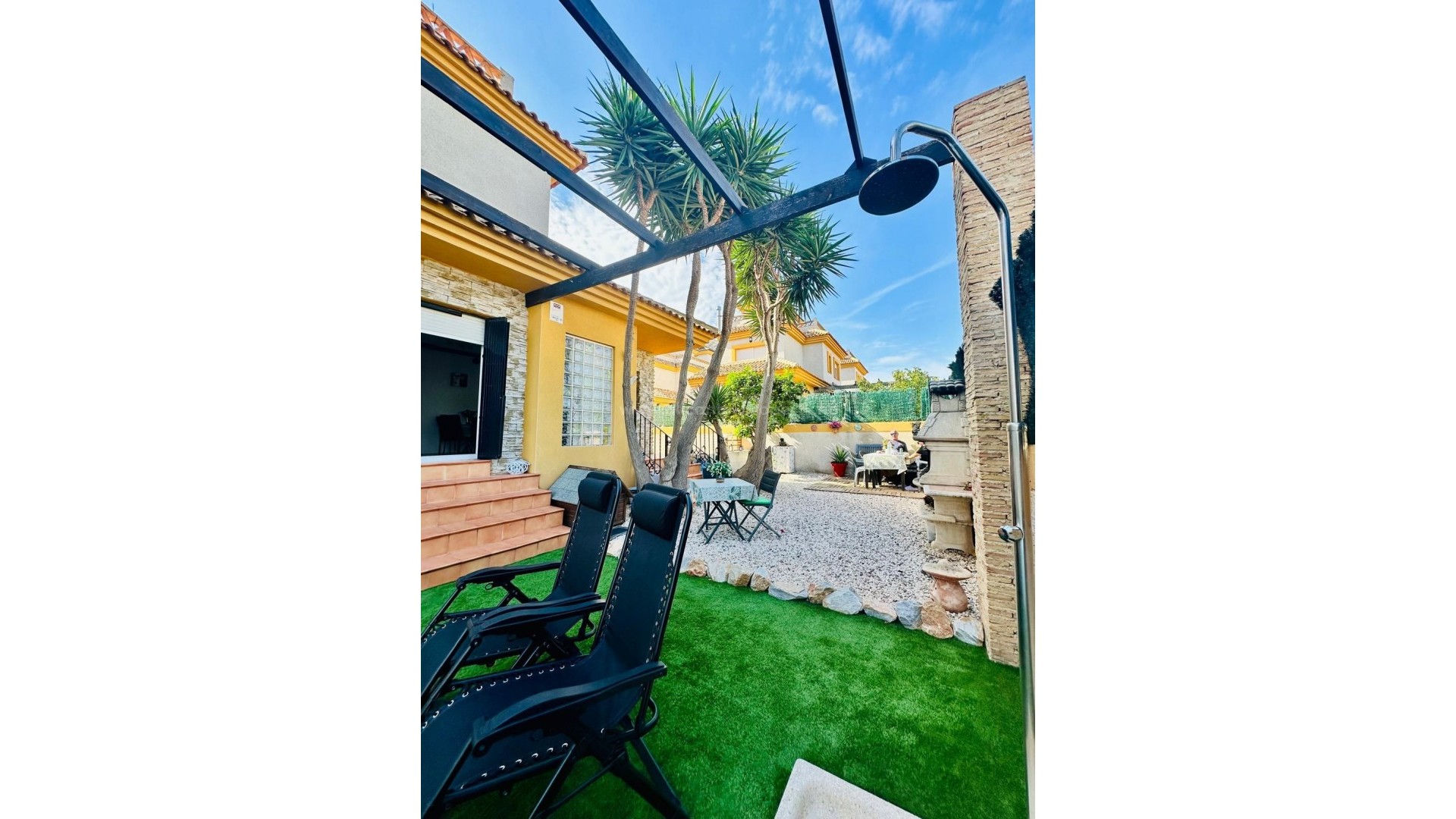 Villa en Los Montesinos Centro