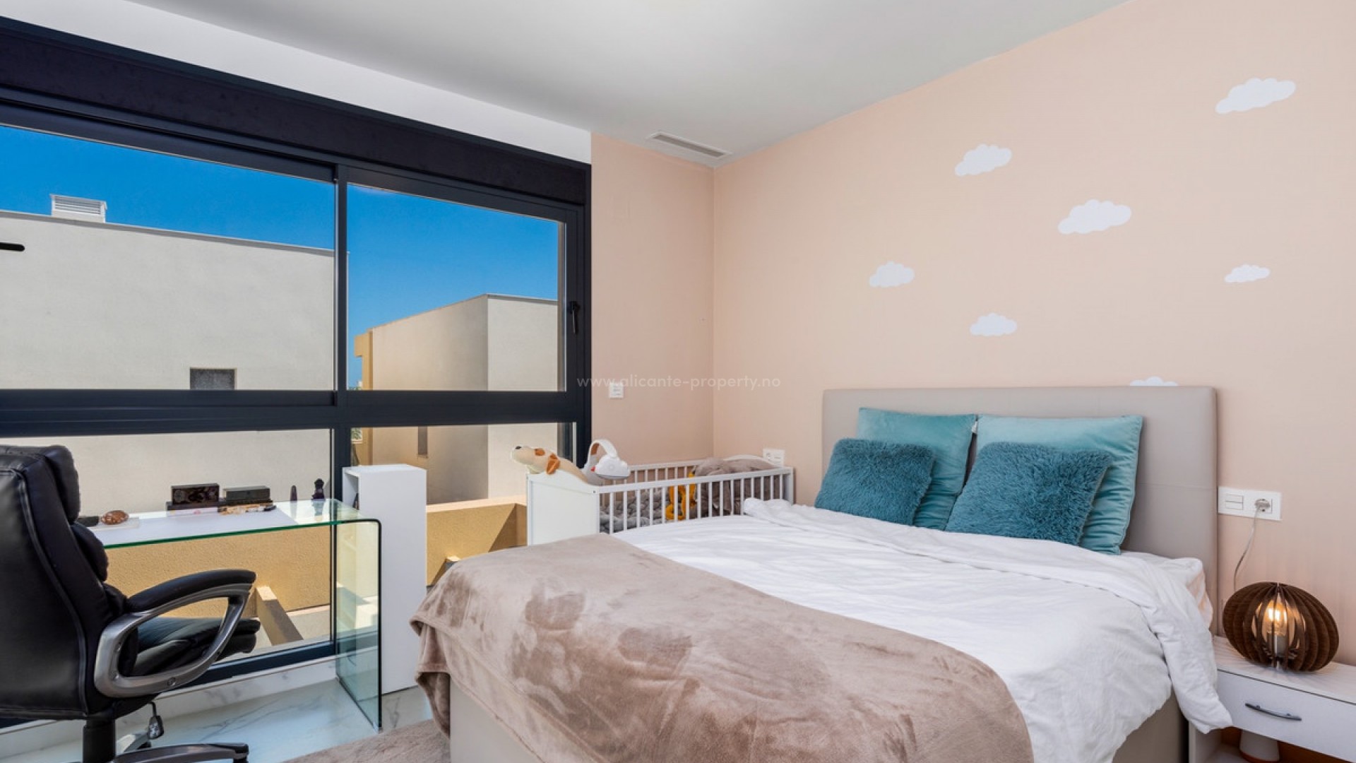 Villa en Los Montesinos Centro