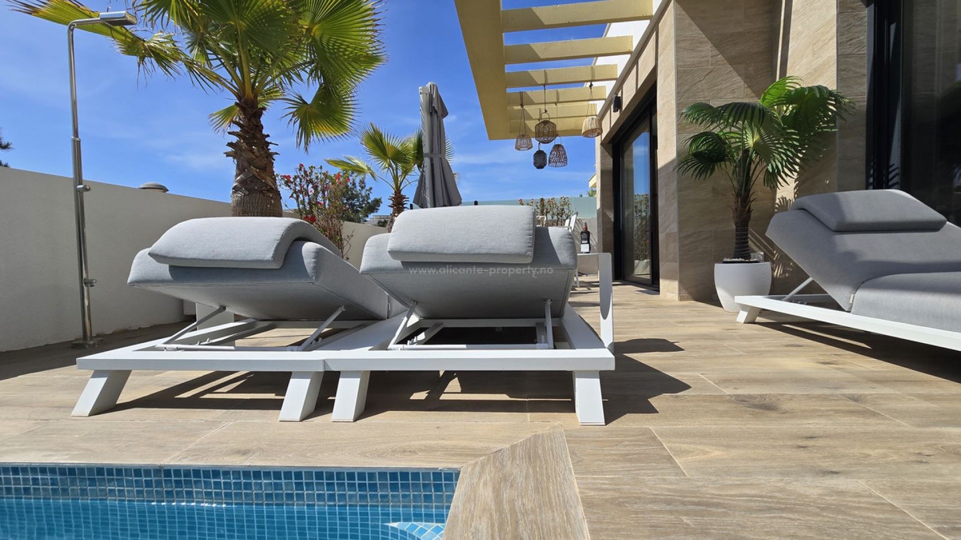 Villa en Los Montesinos Centro