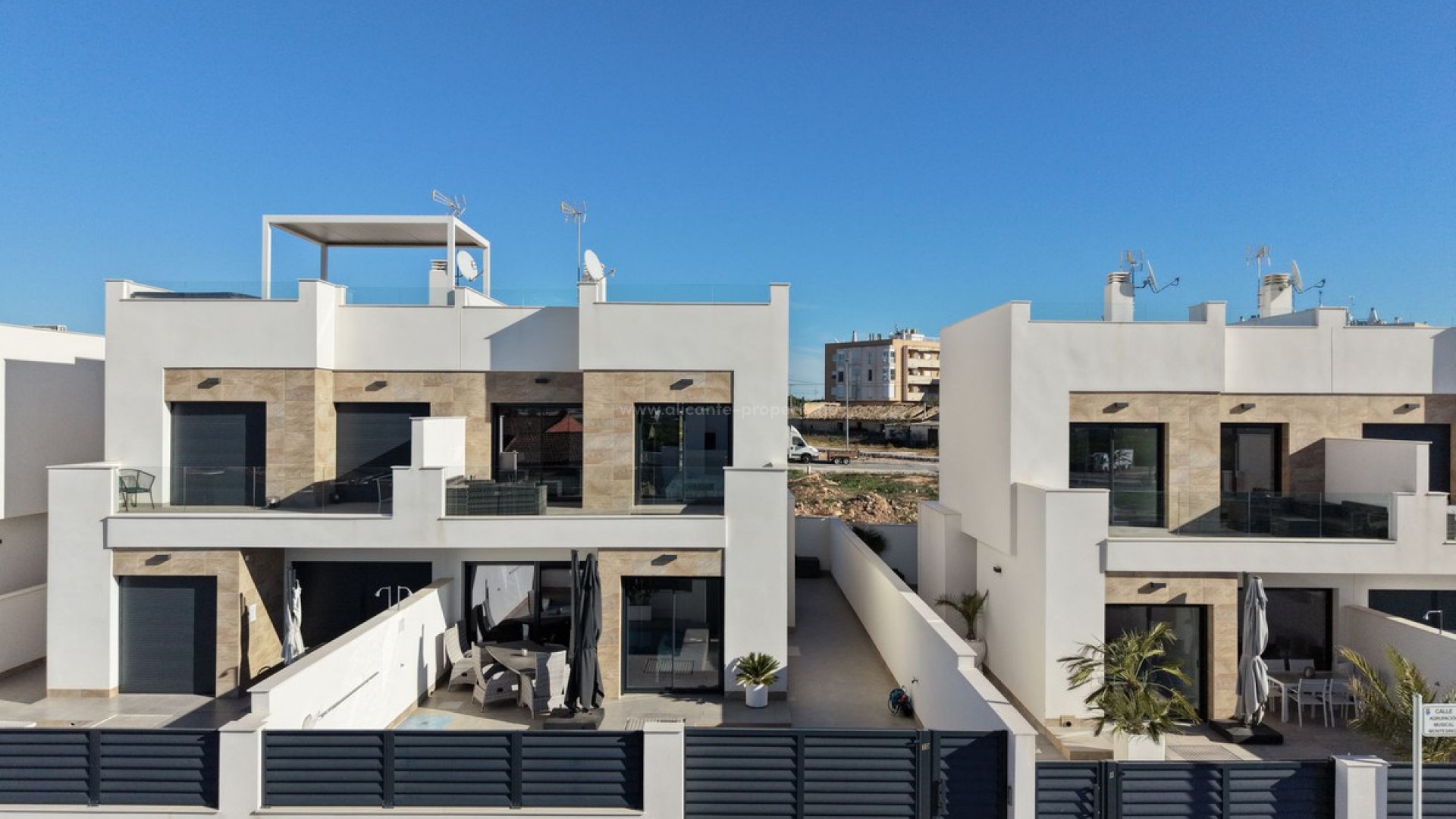 Villa en Los Montesinos Centro