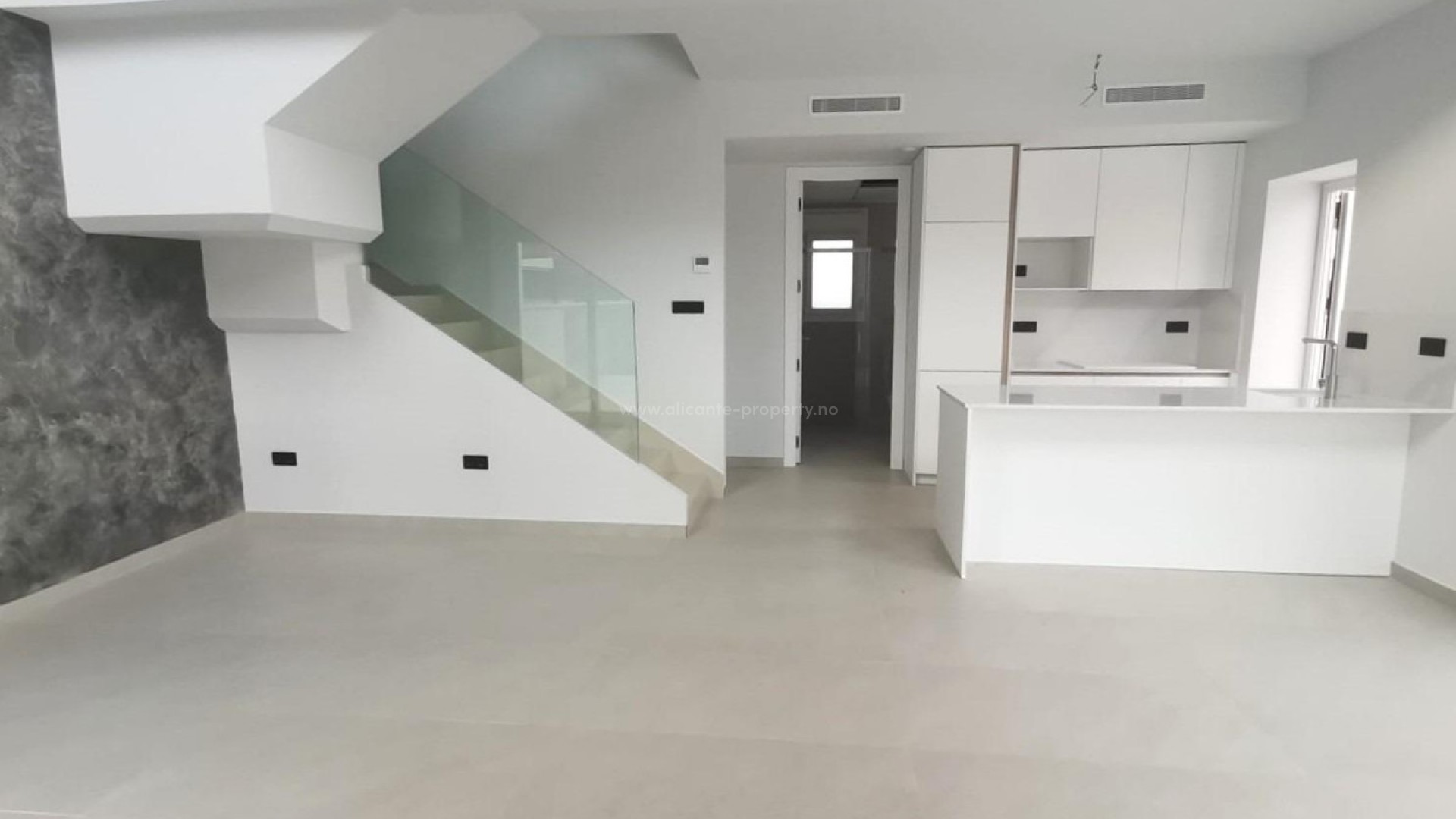 Villa en Los Montesinos Centro