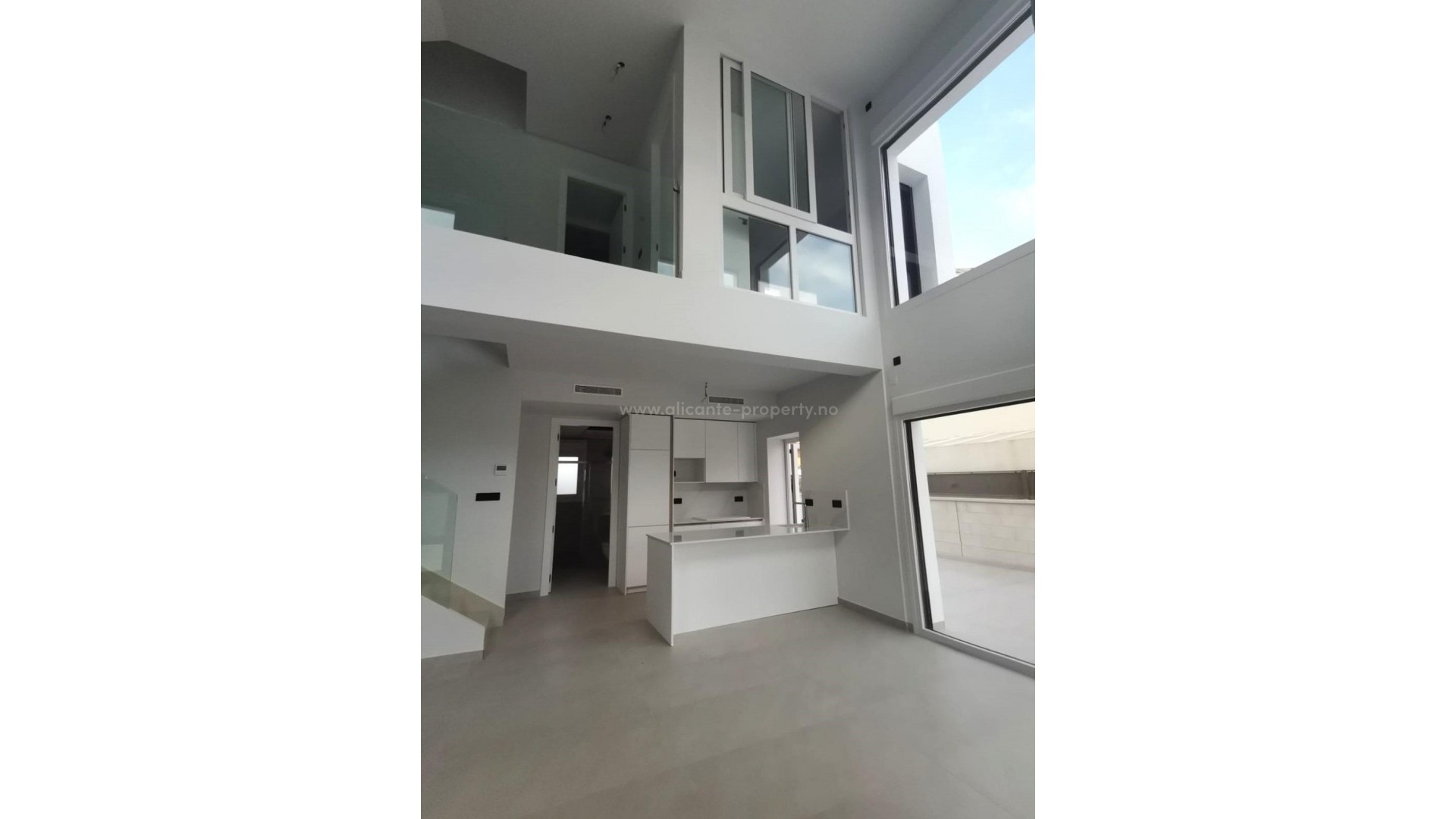 Villa en Los Montesinos Centro