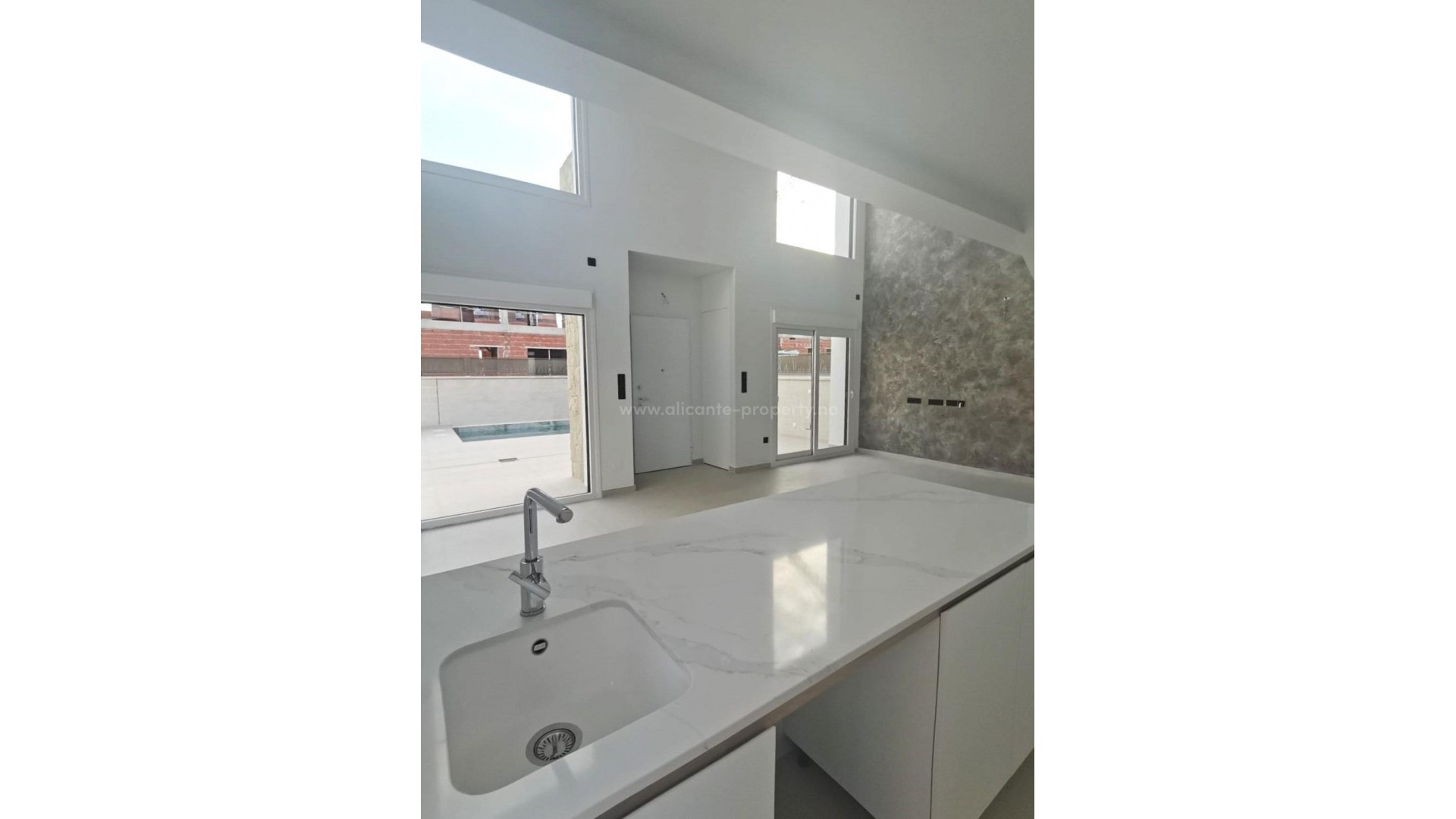 Villa en Los Montesinos Centro