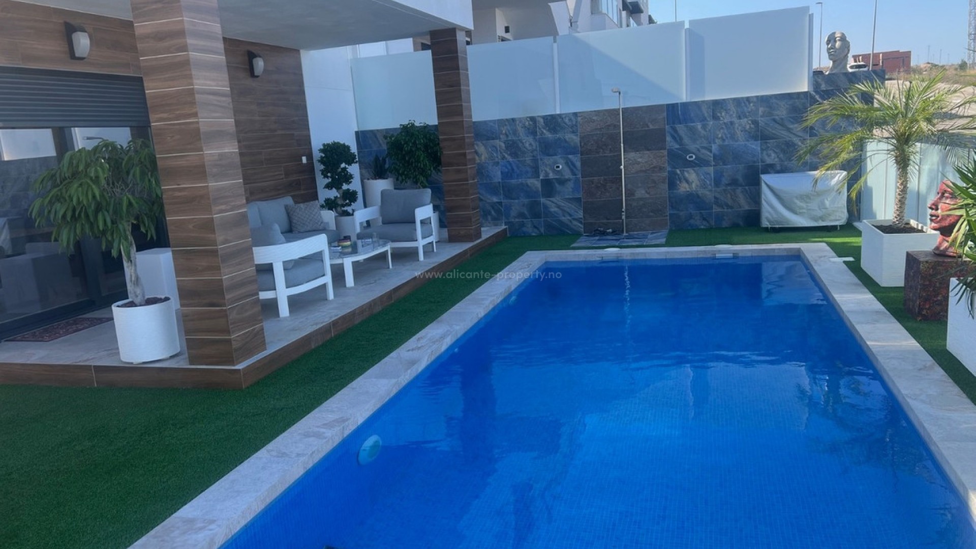 Villa en Los Montesinos Centro