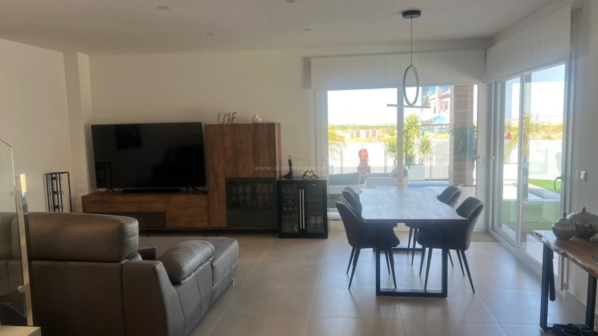 Villa en Los Montesinos Centro