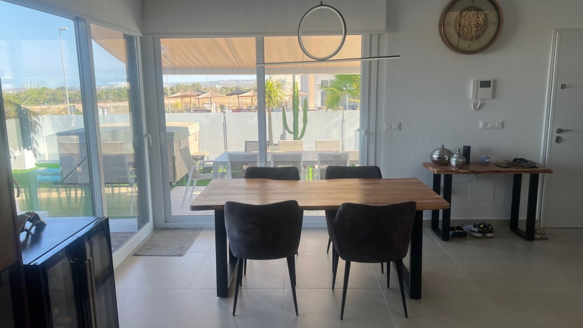 Villa en Los Montesinos Centro