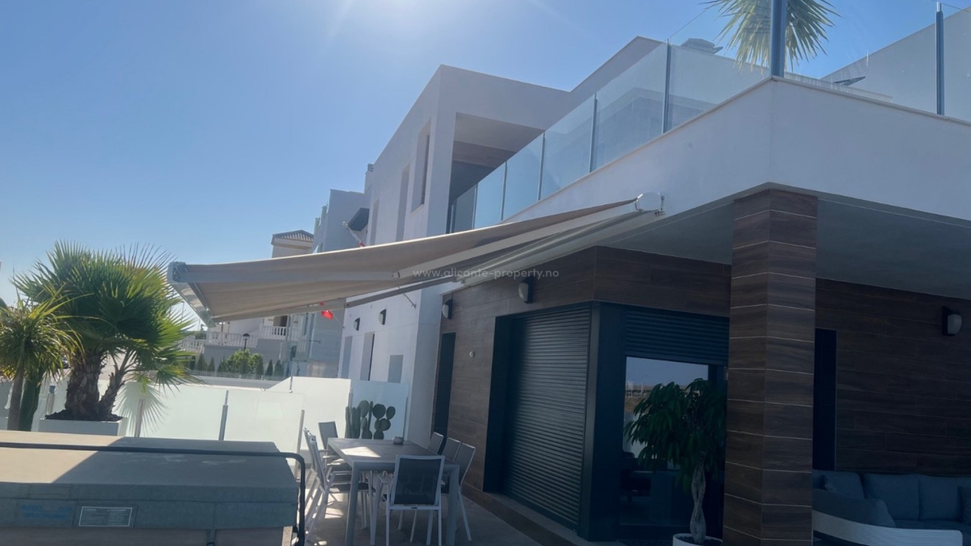 Villa en Los Montesinos Centro