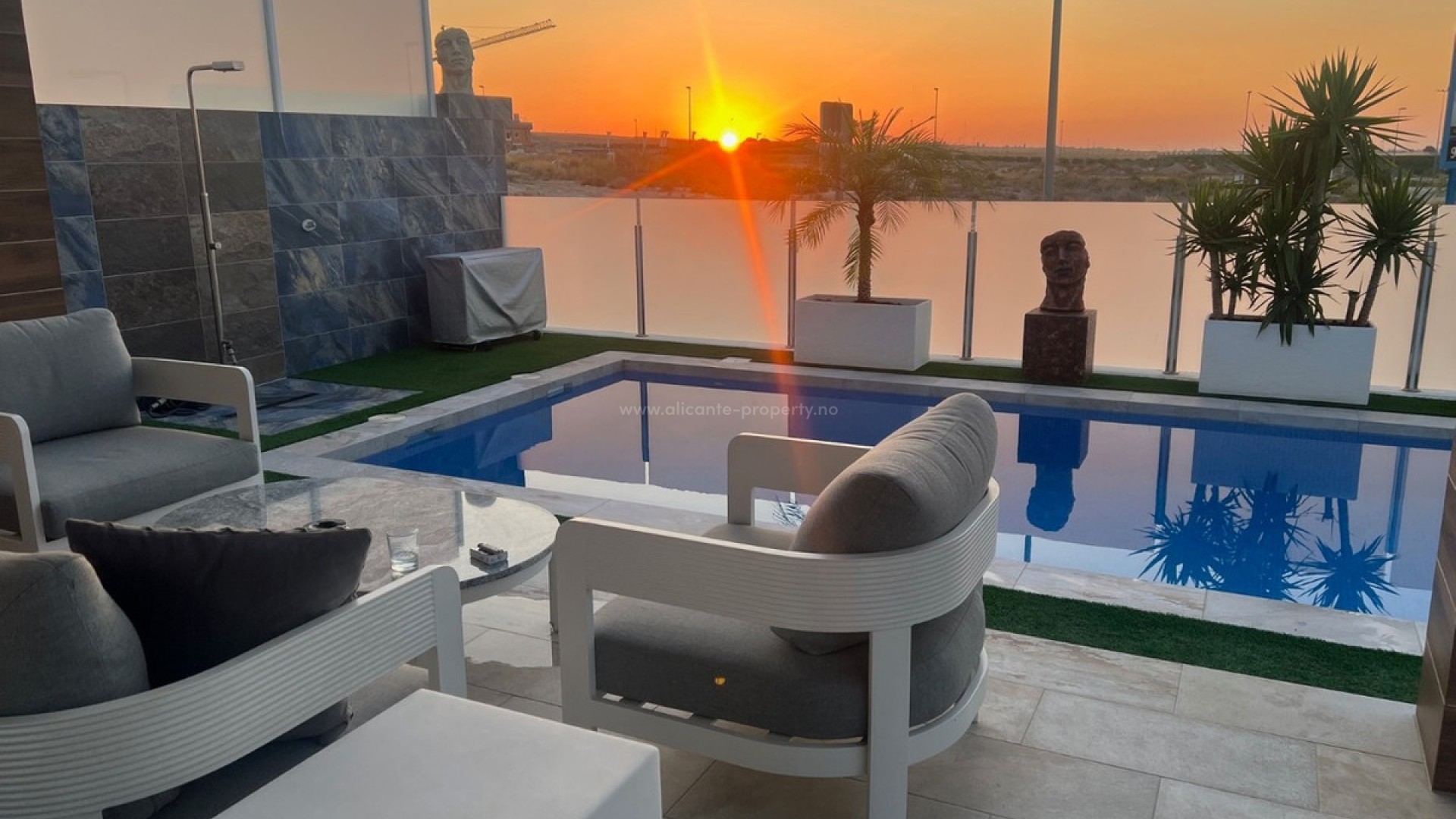 Villa en Los Montesinos Centro