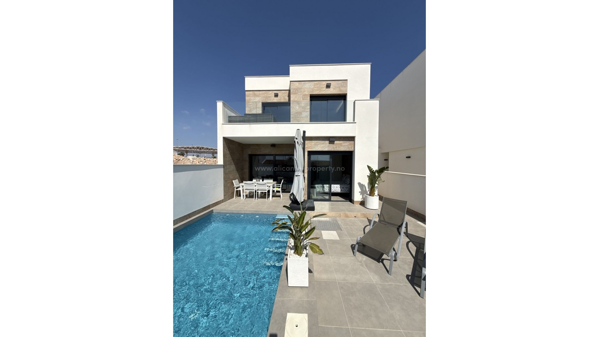 Villa en Los Montesinos Centro
