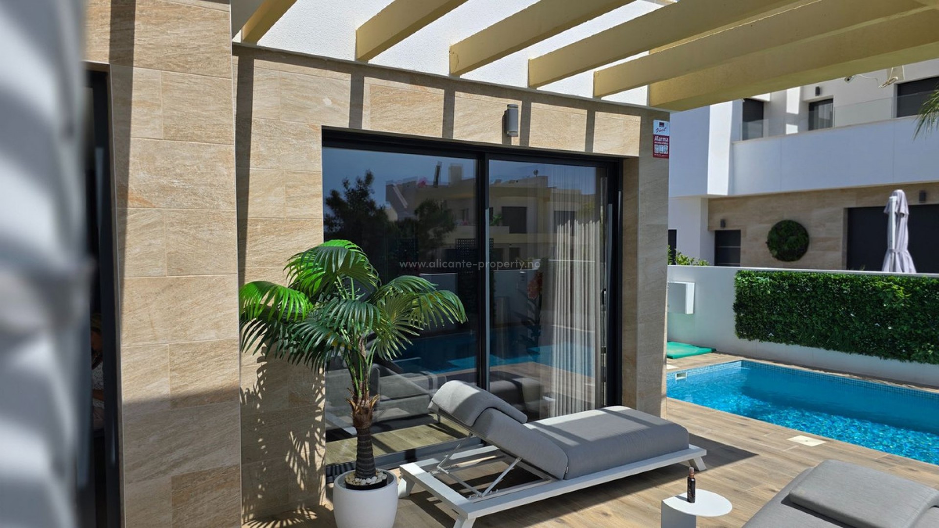 Villa en Los Montesinos Centro