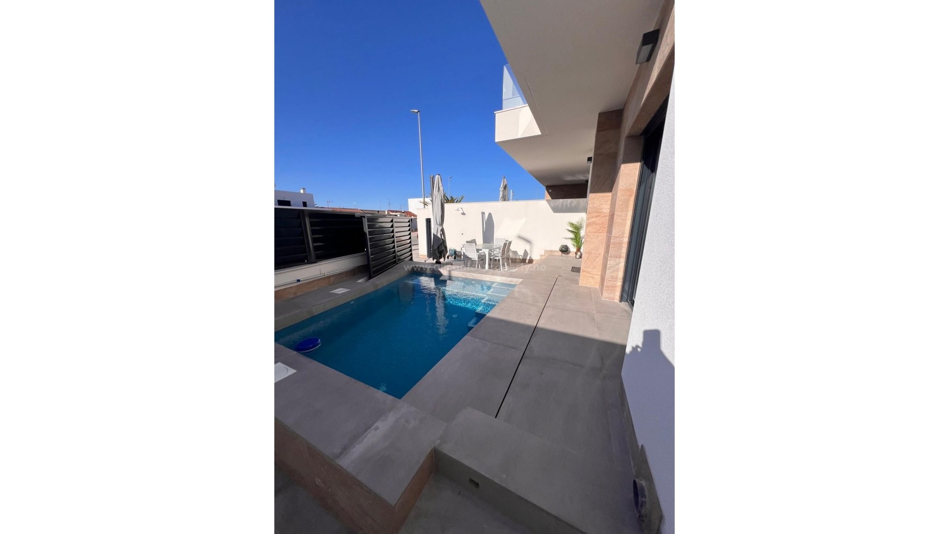 Villa en Los Montesinos Centro