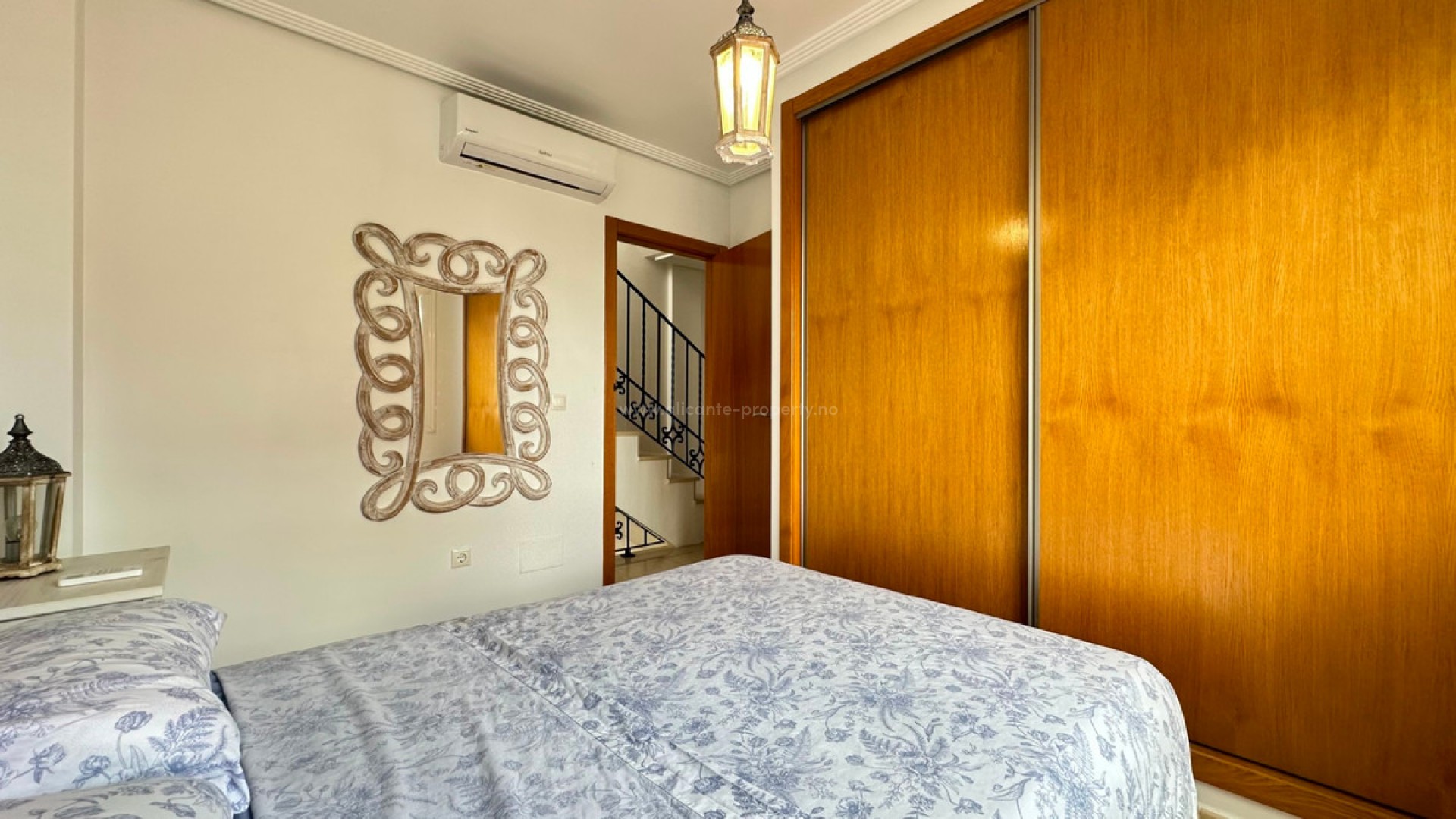 Villa en Los Montesinos Centro