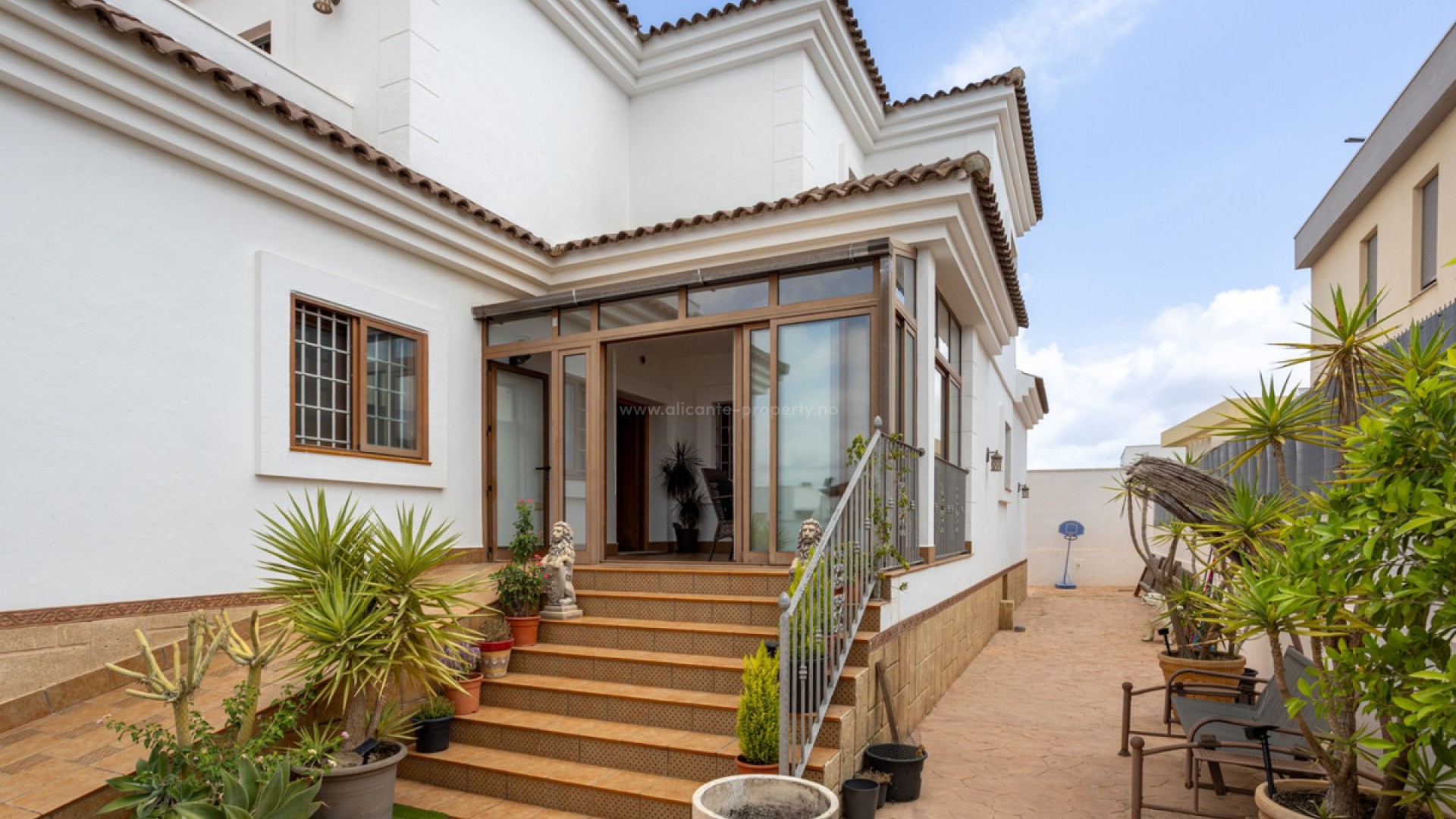 Villa en Los Montesinos Centro