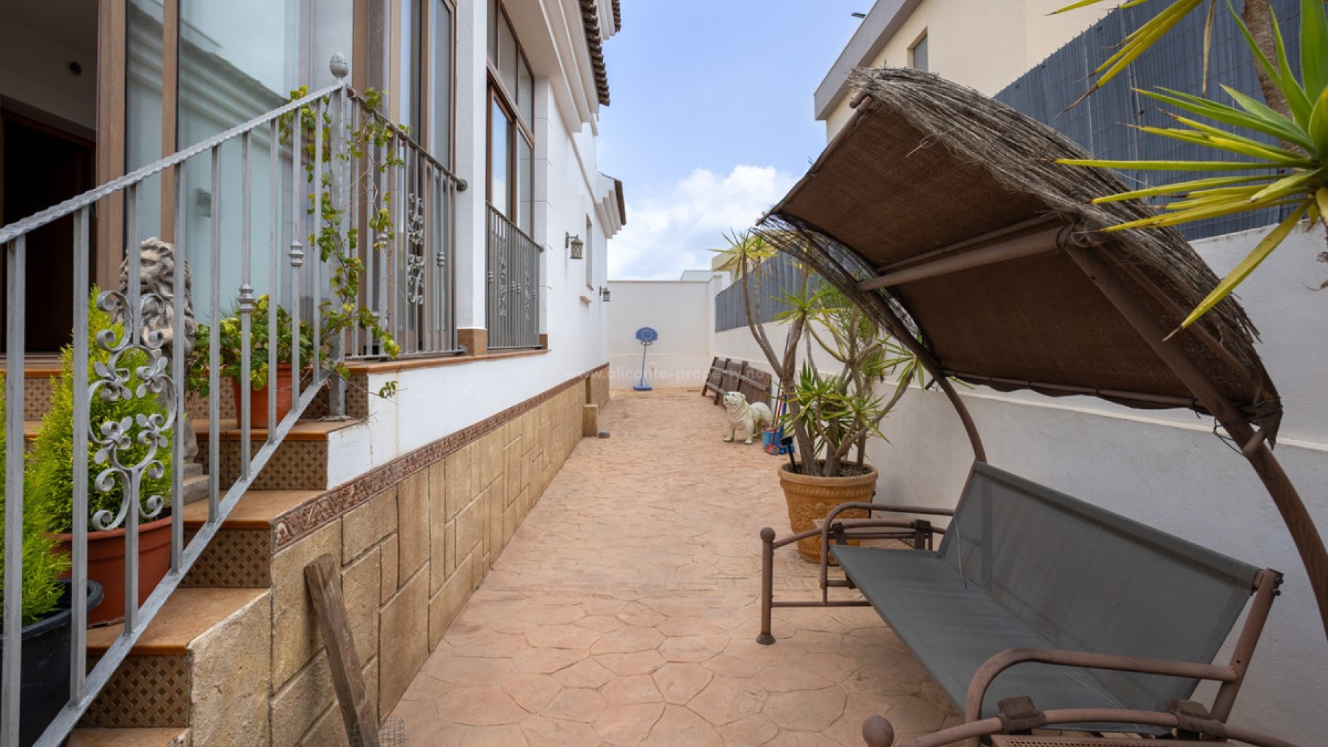 Villa en Los Montesinos Centro