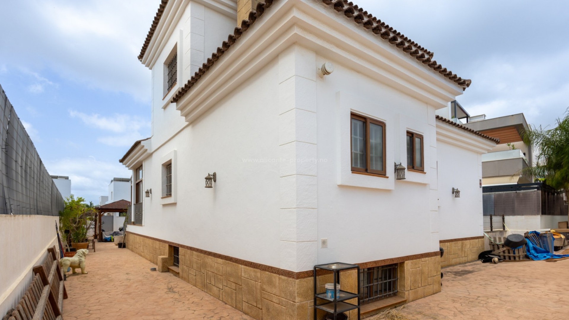 Villa en Los Montesinos Centro