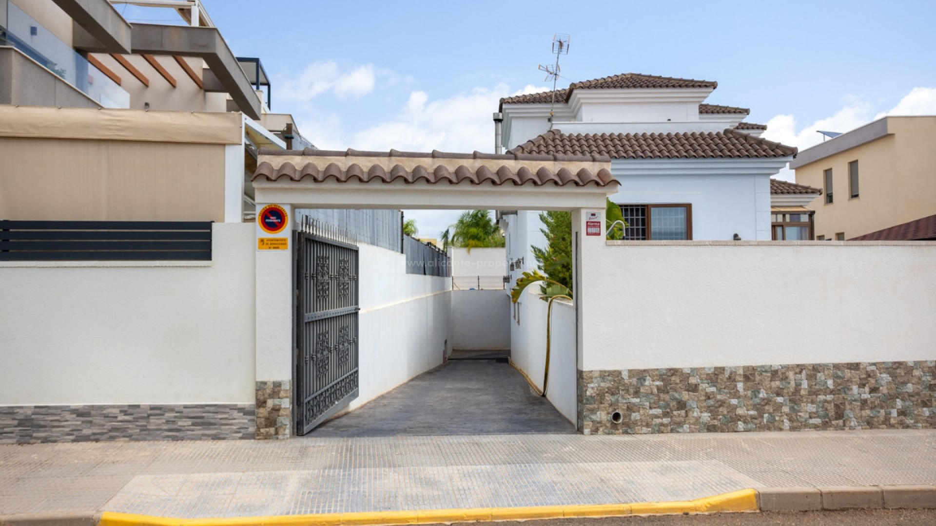 Villa en Los Montesinos Centro