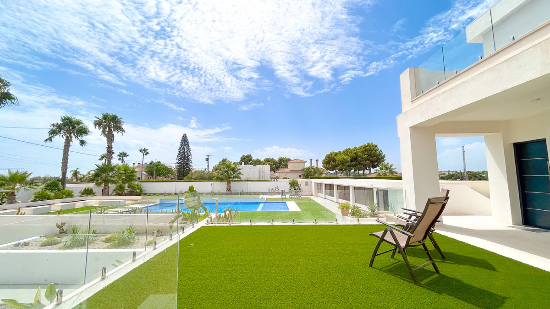 Villa en Los Montesinos Centro