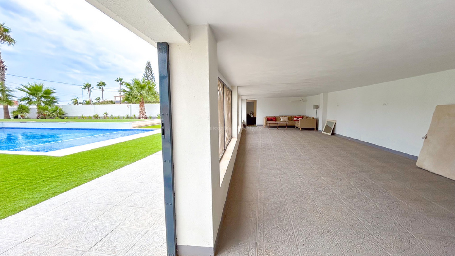 Villa en Los Montesinos Centro
