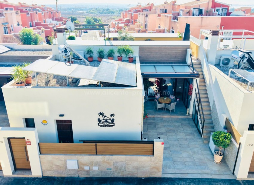 Villa en Los Montesinos Centro