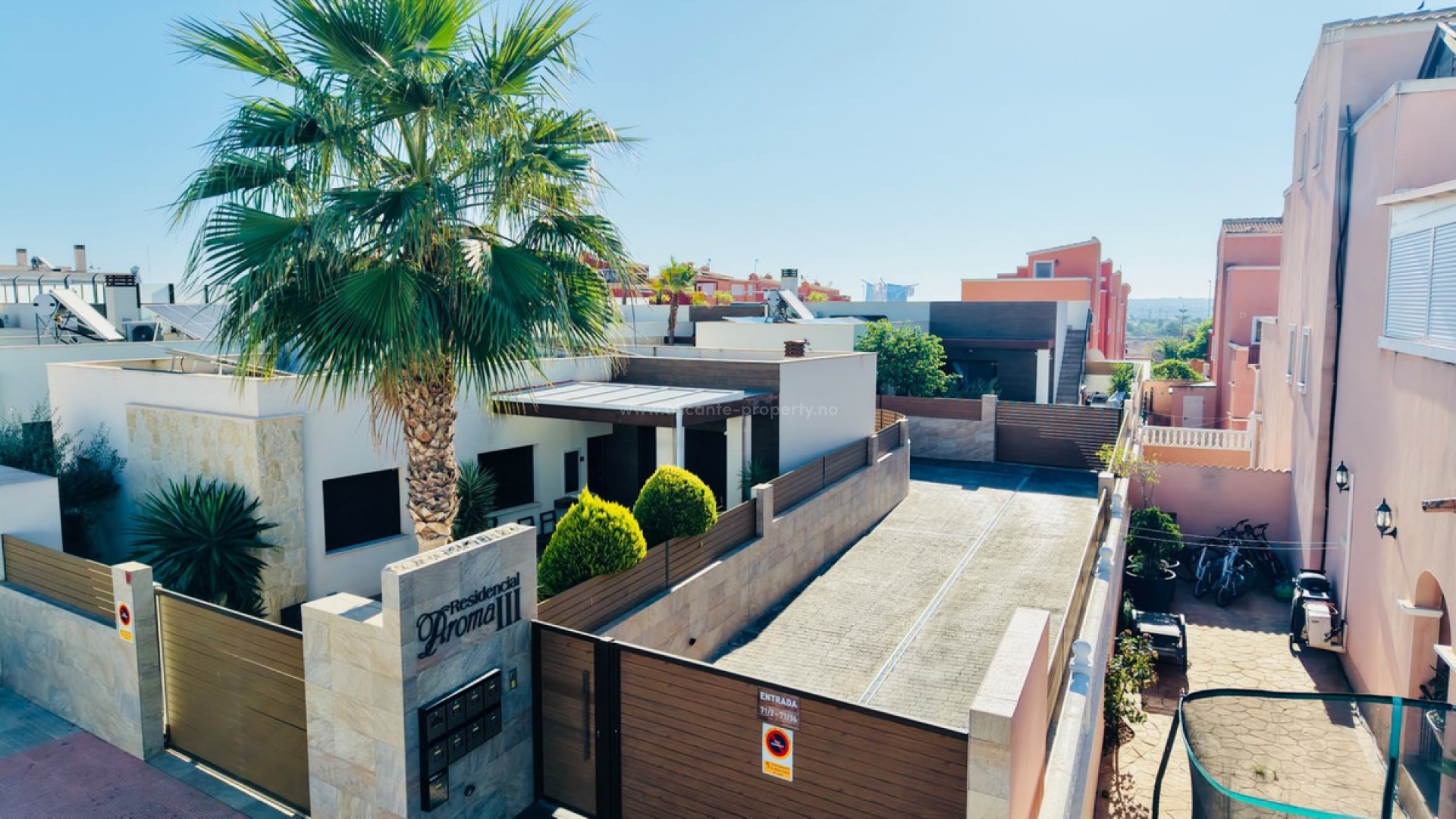 Villa en Los Montesinos Centro
