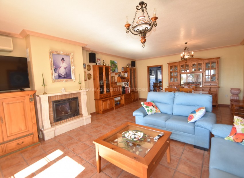 Villa en Los Montesinos