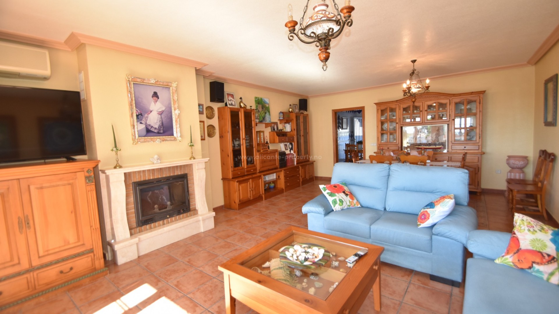 Villa en Los Montesinos