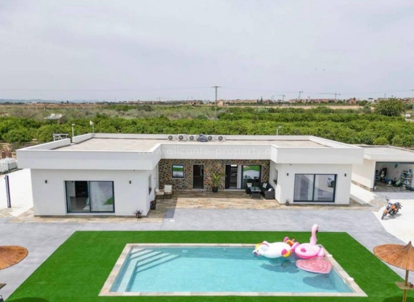 Villa en Los Montesinos