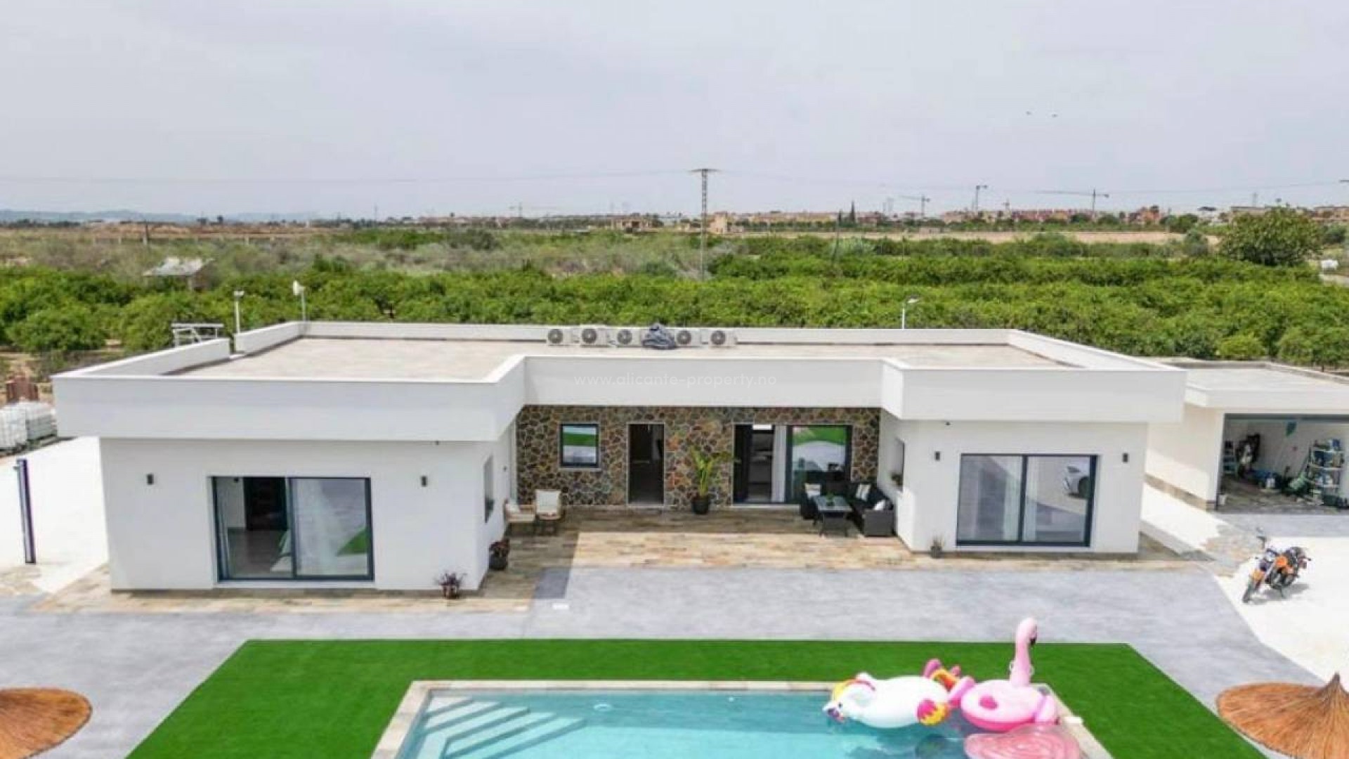 Villa en Los Montesinos