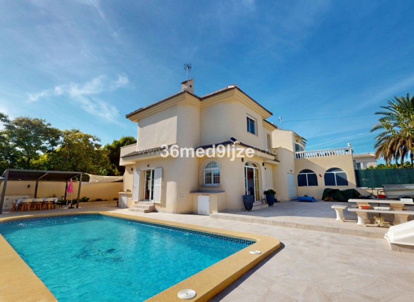 Villa en Los Narejos