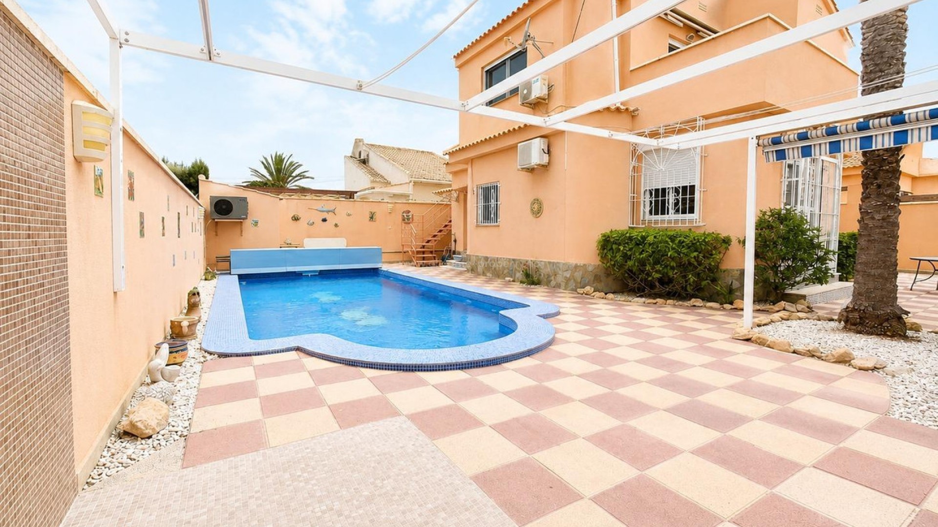 Villa en Mil Palmeras