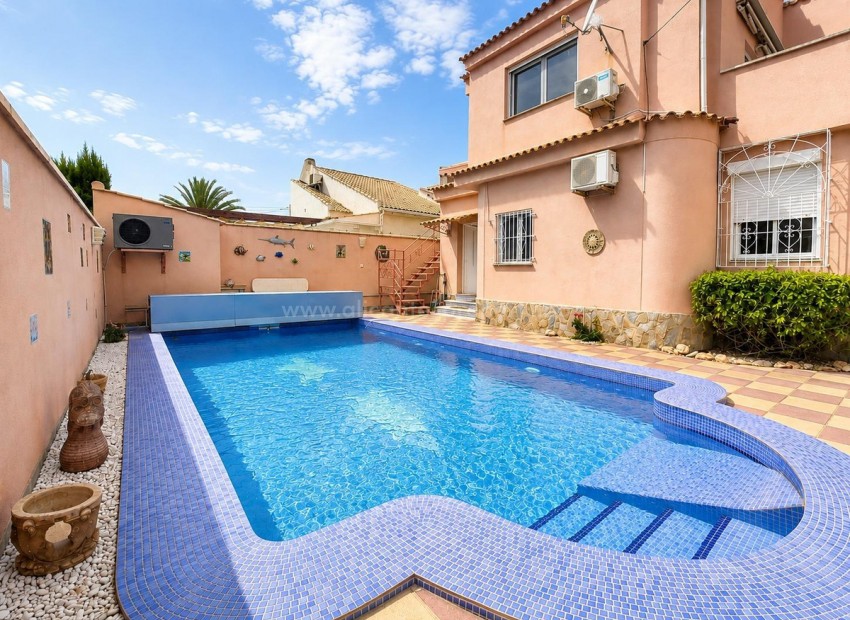 Villa en Mil Palmeras