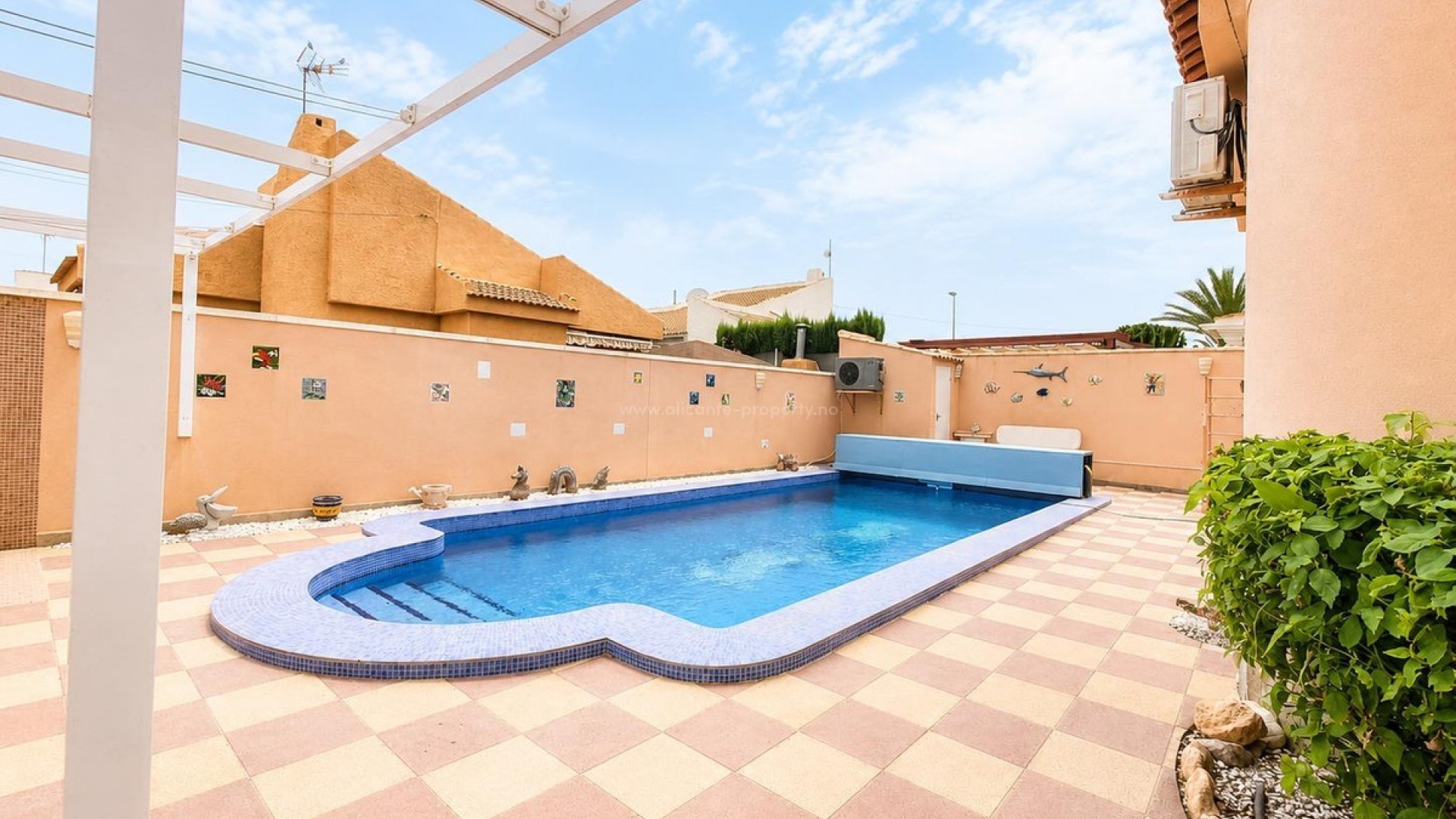 Villa en Mil Palmeras